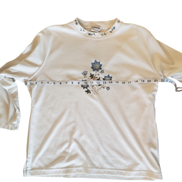 Bonworth Size S White With Blue Flower Embroidered Top - Picture 7 of 8